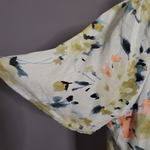 EUC Papermoon Floral Blouse Size 1X - Picture 4 of 4